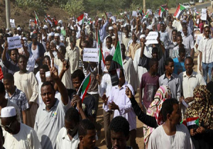 ارتش سودان از انتقال قدرت به غیرنظامیان حمایت کرد