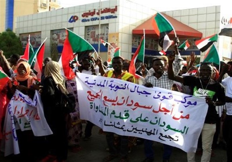 شکست مذاکرات مخالفان و شورای نظامی/ شورش و اعتصاب دوباره مردمی در سودان