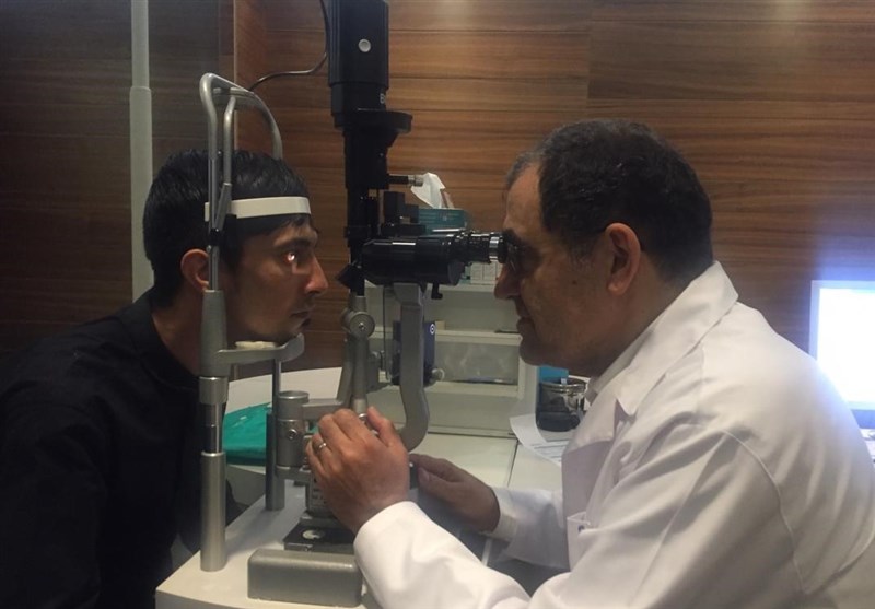 وزیر سابق بهداشت، جراحی چشم ملی‌پوش سابق را بر عهده گرفت