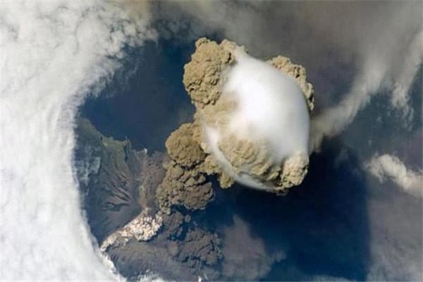 آتشفشان در جزاير کوريل موجودات زنده را از بين برد