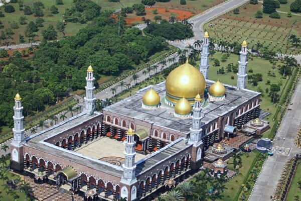 آشنایی با مسجد گنبد  طلایی اندونزی
