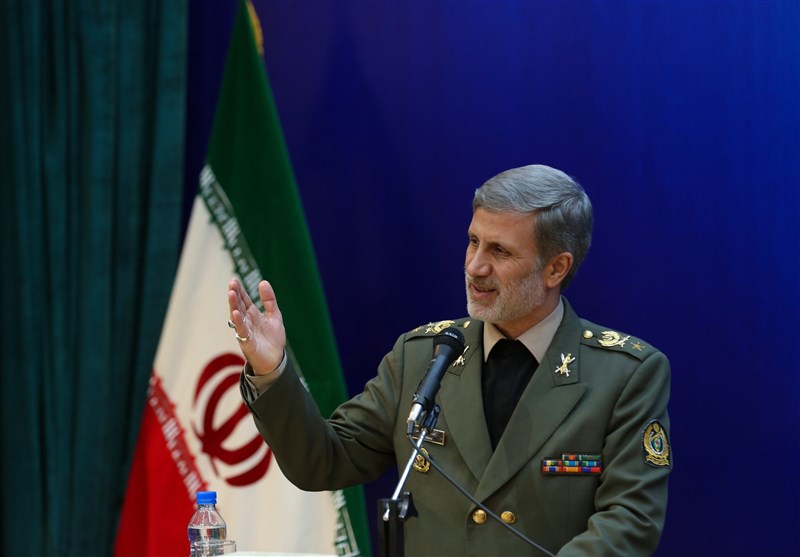 تقدیر وزیر دفاع از دولت و ارتش عراق برای برقراری امنیت راهپیمایی اربعین حسینی