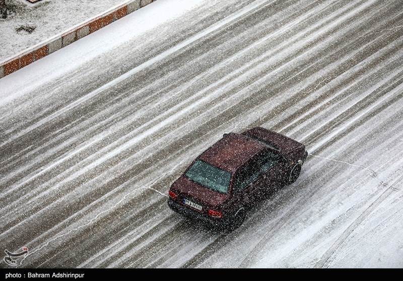 تداوم بارش برف و باران در جاده‌های 10 استان