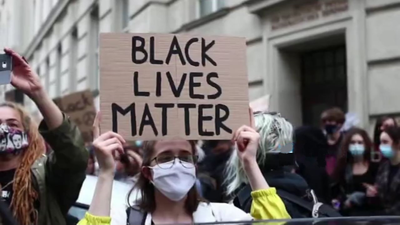 مردم اتریش هم‌صدا با معترضان ضدنژادپرستی در آمریکا