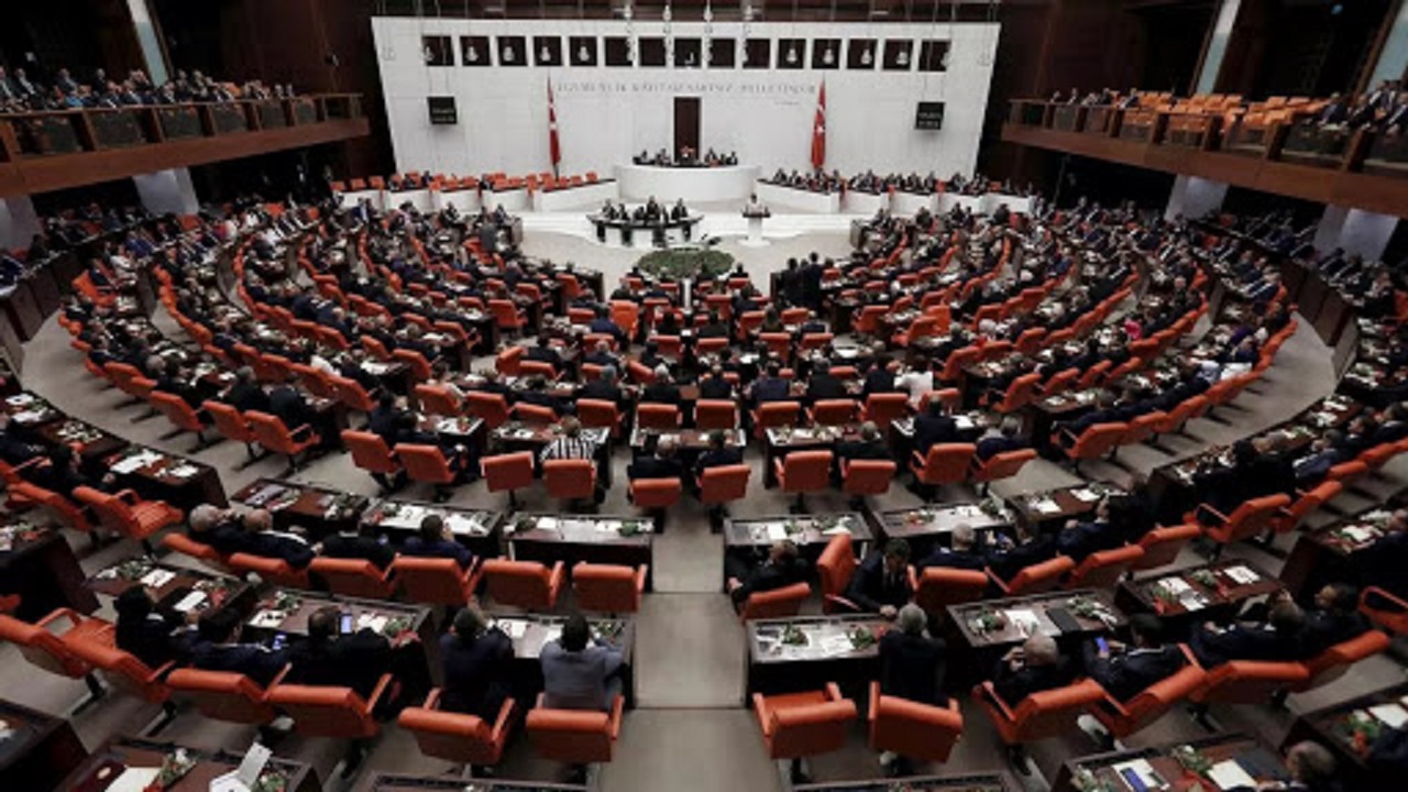 پارلمان ترکیه، منطقه پرخطر انتقال کرونا اعلام شد