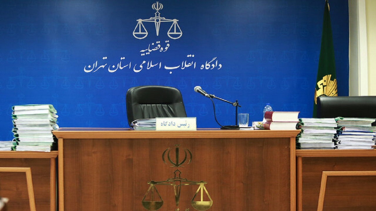 برگزاری نخستین جلسه دادگاه «پوری حسینی»/ نماینده دادستان: سازمان خصوصی سازی صرفا به روش فروش تکیه کرده است