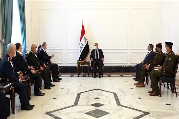 وزیر دفاع ترکیه با نخست‌وزیر عراق دیدار کرد