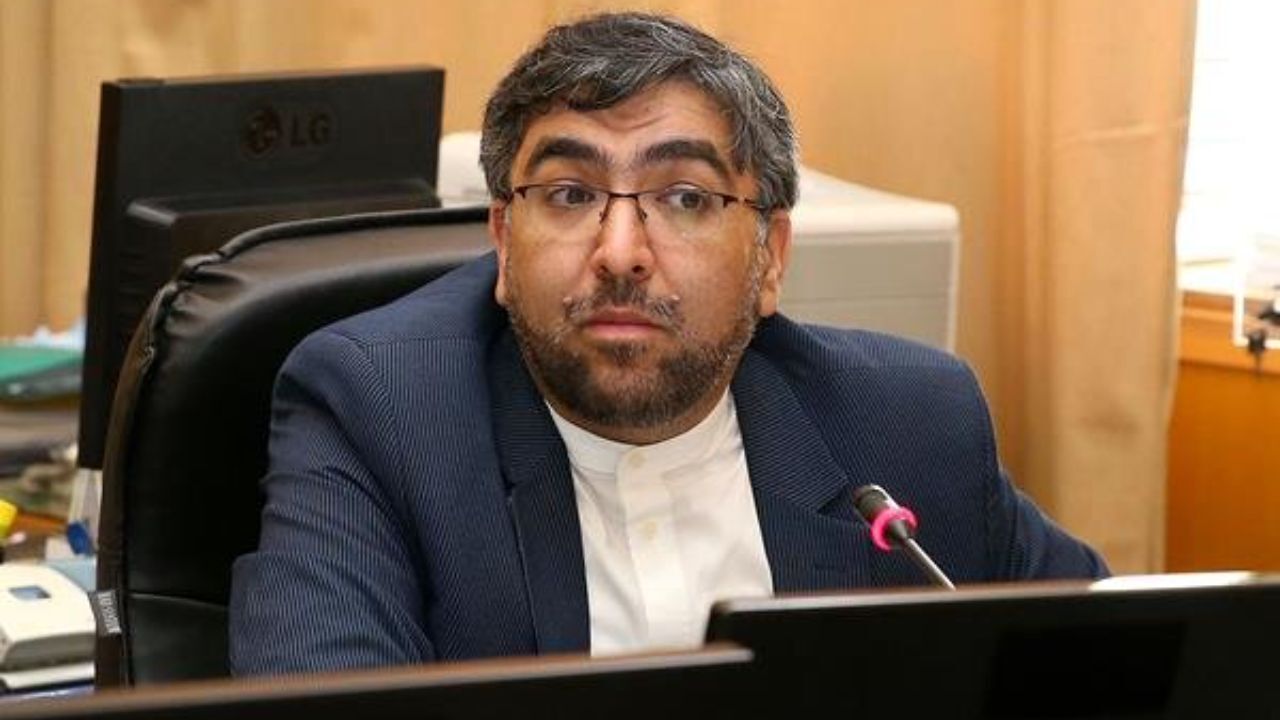 حضور وزیر دفاع در کمیسیون امنیت ملی/ امیر حاتمی به ۳ سؤال پاسخ داد