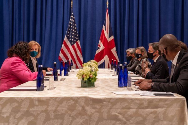 وزرای خارجه آمریکا و انگلیس درباره ایران و افغانستان گفتگو کردند
