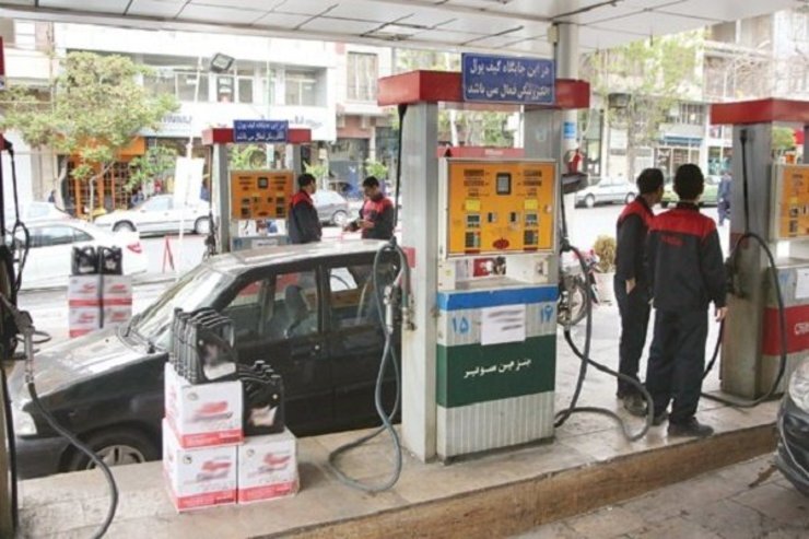 سوخت‌گیری با کارت سوخت در ۲۲۰ پمپ‌ بنزین کشور/ عرضه بنزین با نرخ آزاد در ۸۰ درصد جایگاه‌ها